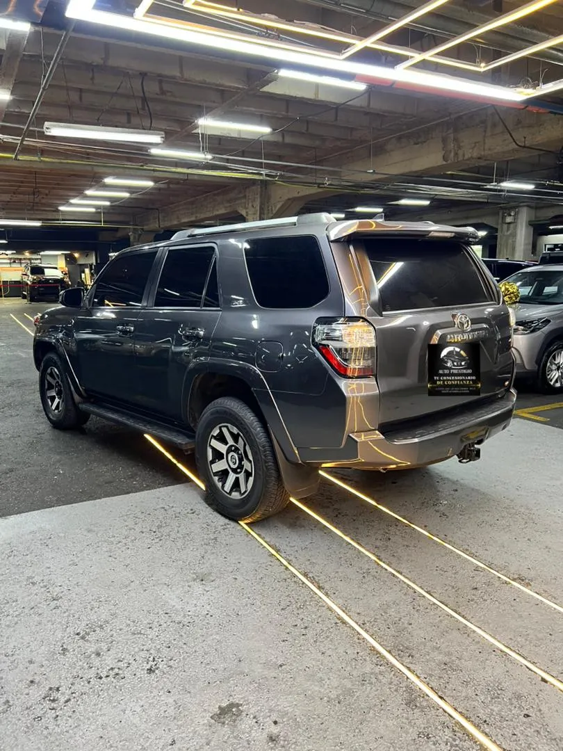 Toyota 4Runner SR5 2021 Negro Caracas
