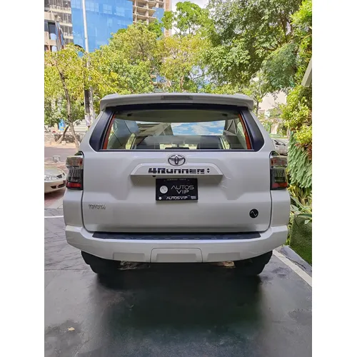 Toyota 4Runner SR5 2023 Blanco Caracas