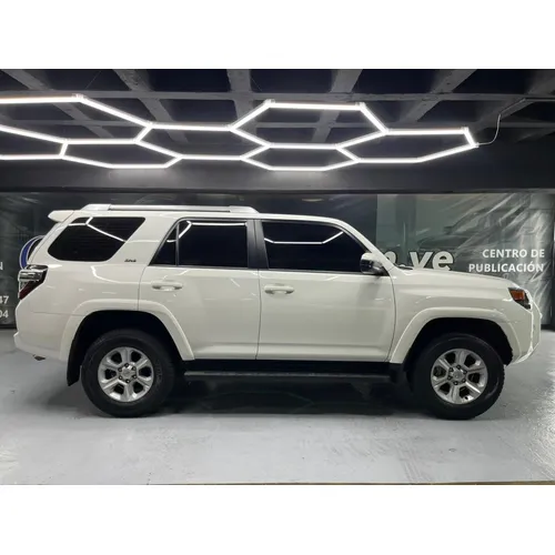 Toyota 4Runner SR5 2025 Blanco Caracas