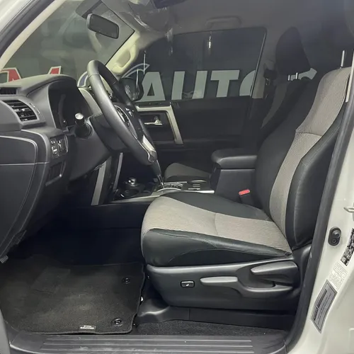 Toyota 4Runner SR5 2025 Blanco Caracas