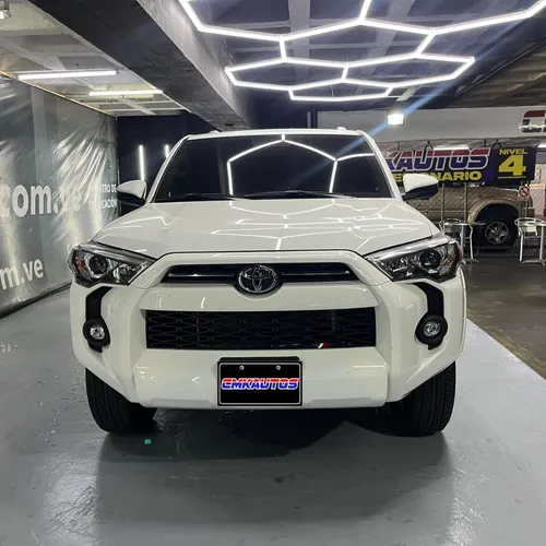 Toyota 4Runner SR5 2025 Blanco Caracas