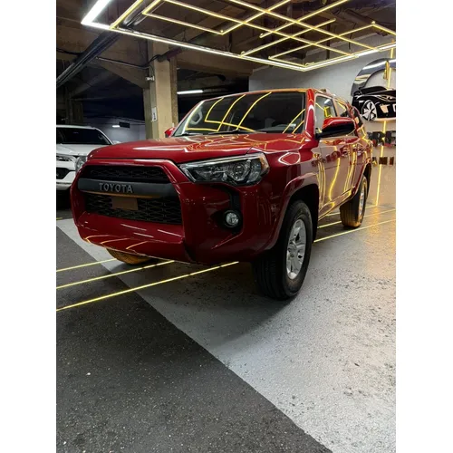 Toyota 4Runner SR5 2024 Rojo Caracas