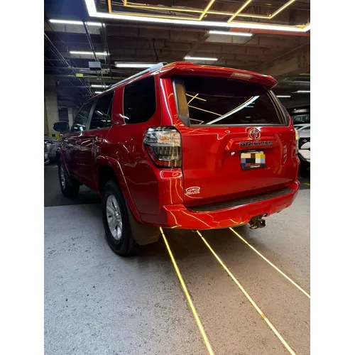 Toyota 4Runner SR5 2024 Rojo Caracas