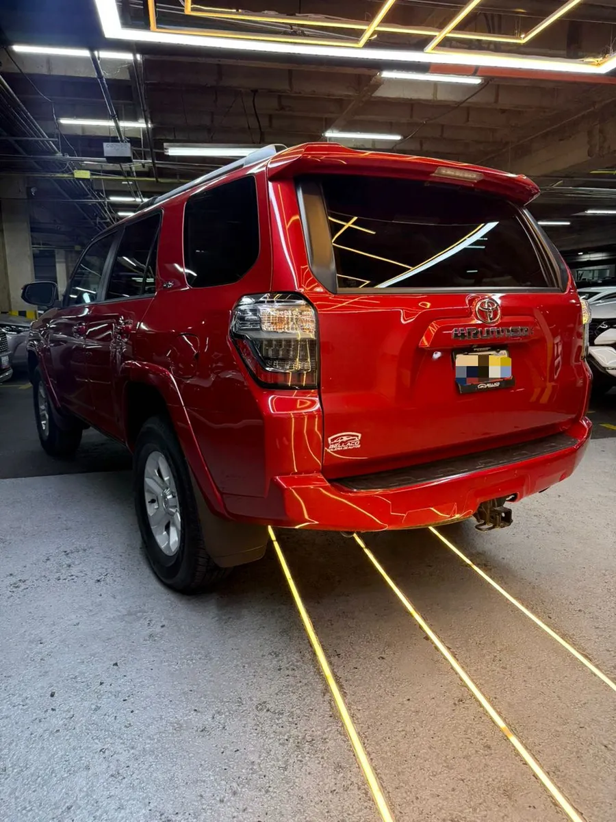 Toyota 4Runner SR5 2024 Rojo Caracas