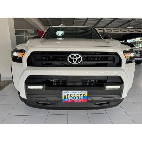 Toyota 4Runner SR5 2025 Blanco Caracas