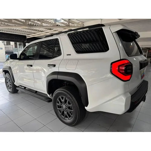 Toyota 4Runner SR5 2025 Blanco Caracas