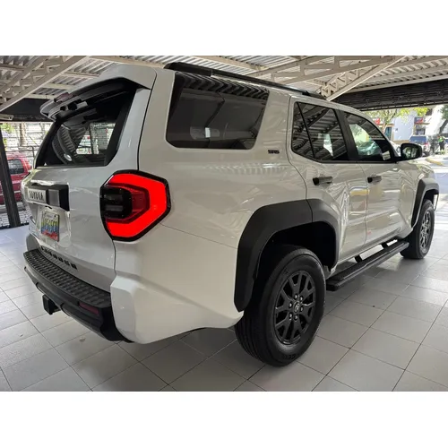 Toyota 4Runner SR5 2025 Blanco Caracas