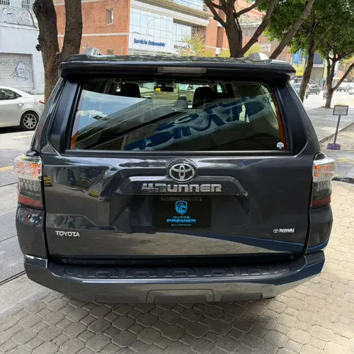 Toyota 4Runner SR5 2024 Gris Caracas