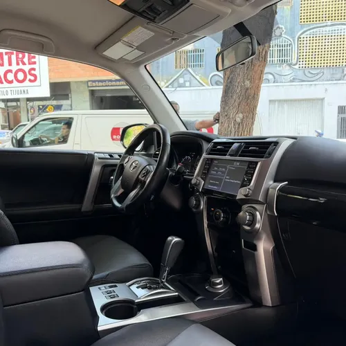 Toyota 4Runner SR5 2024 Gris Caracas