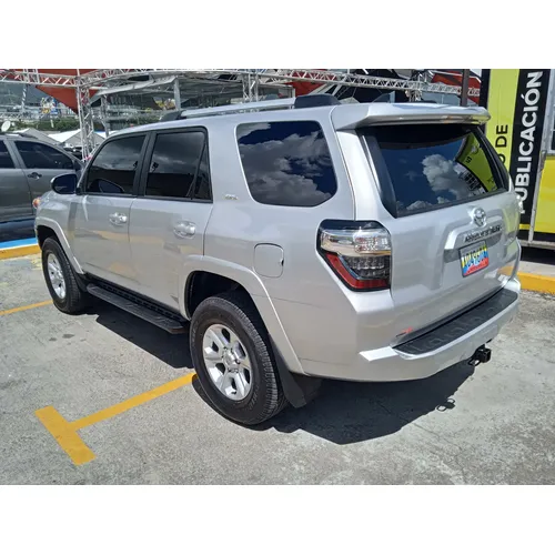 Toyota 4Runner SR5 2024 Plateado Caracas