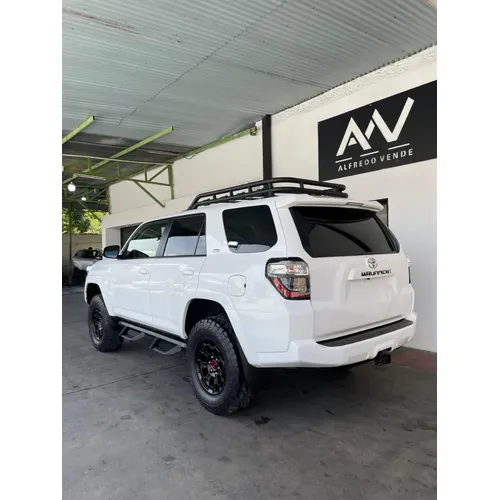 Toyota 4Runner SR5 2022 Blanco Caracas