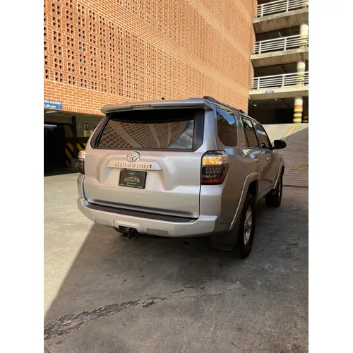 Toyota 4Runner SR5 2024 Plateado Caracas