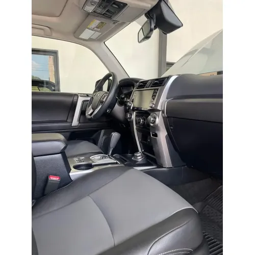 Toyota 4Runner SR5 2022 Blanco Caracas