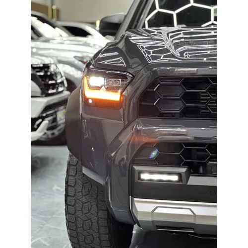 Toyota 4Runner Trailhunter 2025 Gris Caracas