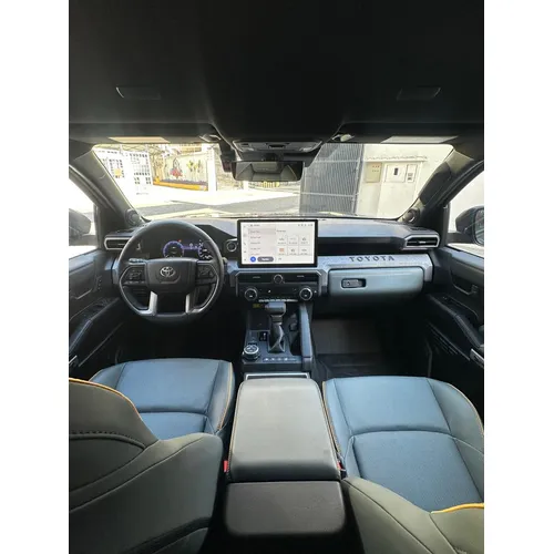 Toyota 4Runner Trailhunter 2025 Gris Caracas