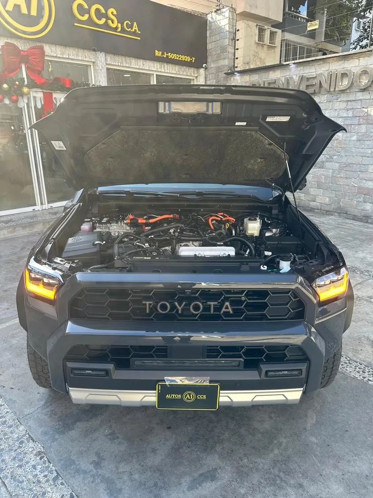 Toyota 4Runner Trailhunter 2025 Gris Caracas