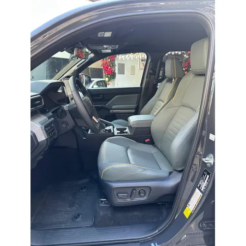 Toyota 4Runner Trailhunter 2025 Gris Caracas