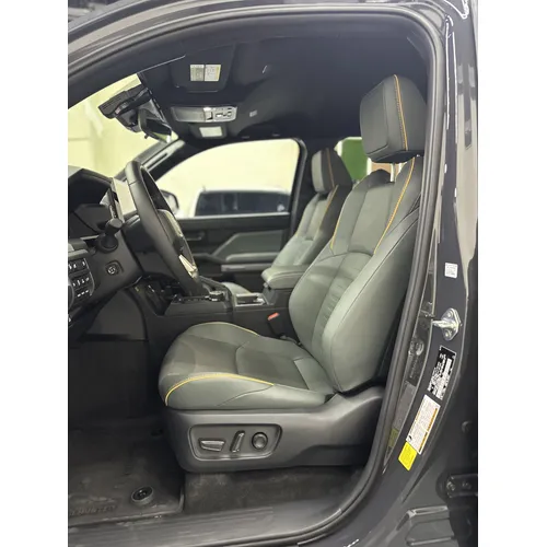 Toyota 4Runner Trailhunter 2025 Gris Caracas