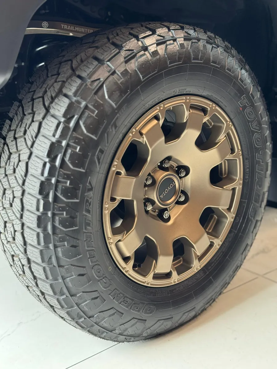 Toyota 4runner Trailhunter 2025 verde13