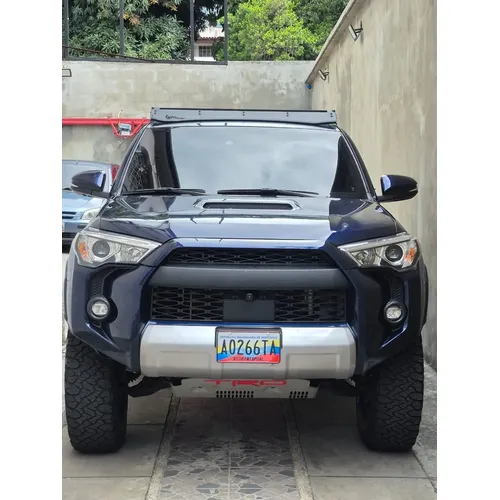 Toyota 4Runner TRD Off Road 2024 Azul Caracas