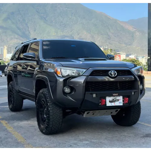 Toyota 4Runner TRD Off Road 2018 Negro Caracas