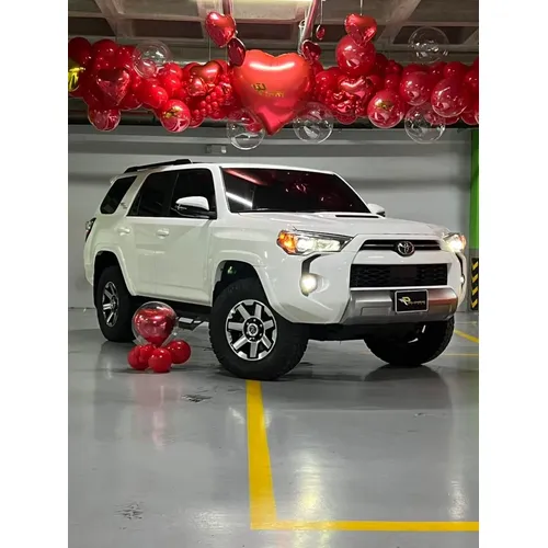 Toyota 4Runner TRD Off Road 2022 Blanco Caracas