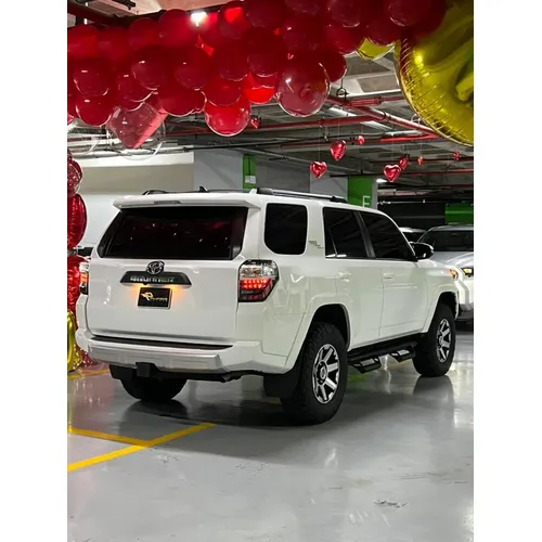 Toyota 4Runner TRD Off Road 2022 Blanco Caracas