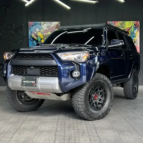 Toyota 4Runner TRD Off Road 2024 Azul Caracas