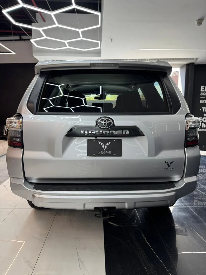 Toyota 4Runner TRD Off Road 2024 Plateado Caracas