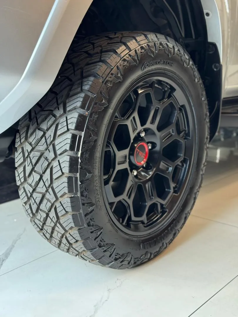 Toyota 4runner Trd Off Road 2024 plateado14