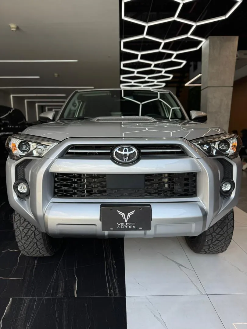 Toyota 4Runner TRD Off Road 2024 Plateado Caracas