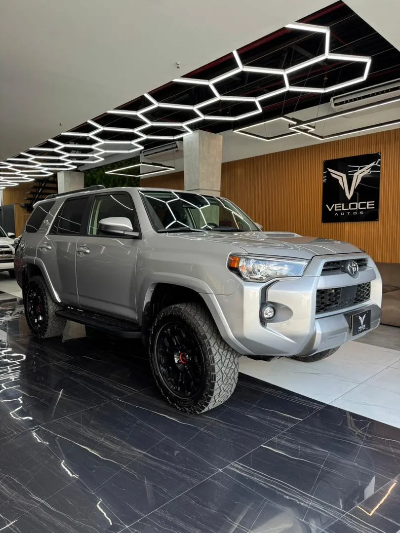 Toyota 4Runner TRD Off Road 2024 Plateado Caracas