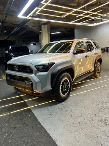 Toyota 4Runner TRD Off Road 2025 Plateado Caracas