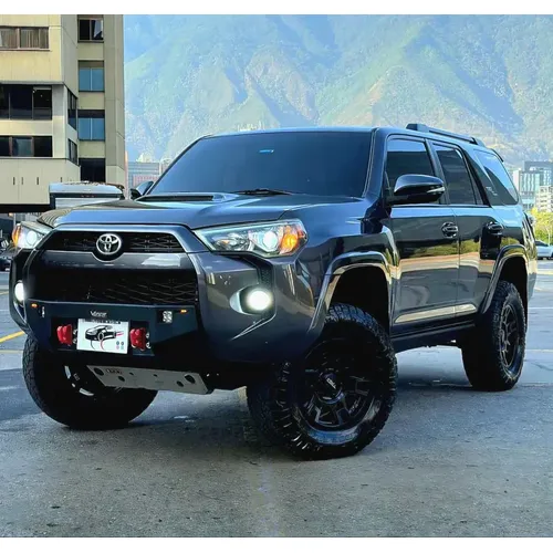 Toyota 4Runner TRD Off Road 2018 Negro Caracas