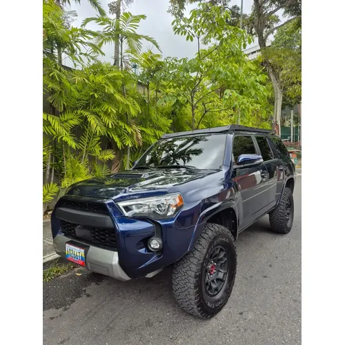 Toyota 4Runner TRD Off Road 2024 Azul Caracas