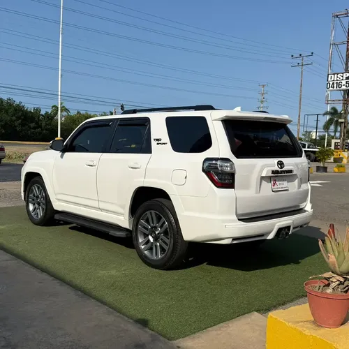 Toyota 4Runner TRD Off Road 2023 Blanco Lechería