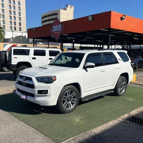 Toyota 4Runner TRD Off Road 2023 Blanco Lechería