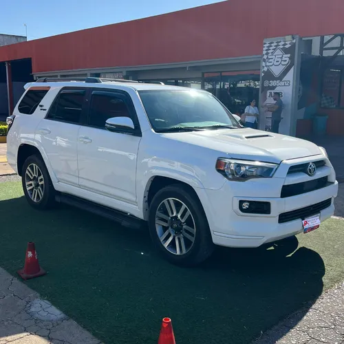 Toyota 4Runner TRD Off Road 2023 Blanco Lechería