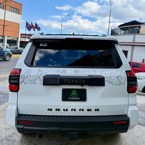 Toyota 4Runner TRD Off Road 2025 Blanco Caracas