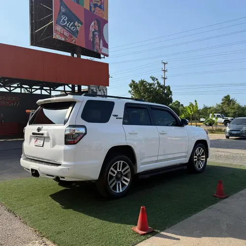 Toyota 4Runner TRD Off Road 2023 Blanco Lechería