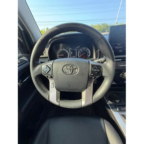 Toyota 4Runner TRD Off Road 2023 Blanco Lechería