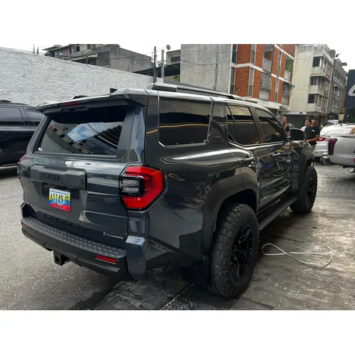 Toyota 4Runner TRD Off Road 2025 Negro Caracas