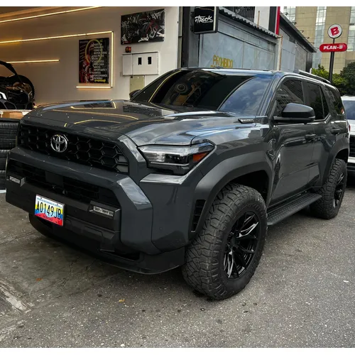 Toyota 4Runner TRD Off Road 2025 Negro Caracas