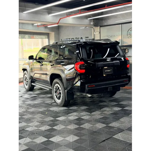 Toyota 4runner Trd Off Road Premium 2025 Negro Caracas