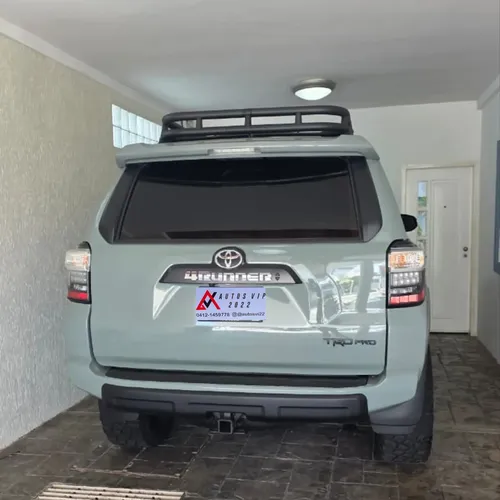 Toyota 4Runner TRD PRO 2023 Gris Lechería