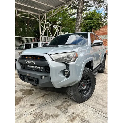 Toyota 4Runner TRD Pro 2017 Gris Caracas