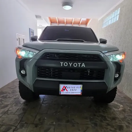 Toyota 4Runner TRD PRO 2023 Gris Lechería