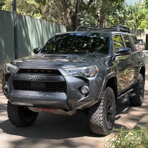 Toyota 4Runner TRD Pro 2022 Gris Caracas