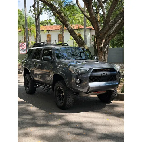 Toyota 4Runner TRD Pro 2022 Gris Caracas