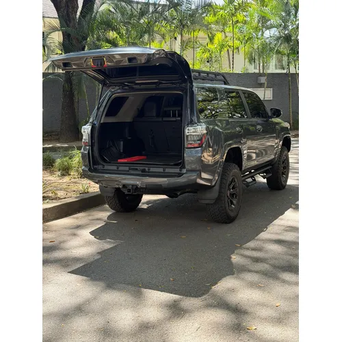 Toyota 4Runner TRD Pro 2022 Gris Caracas